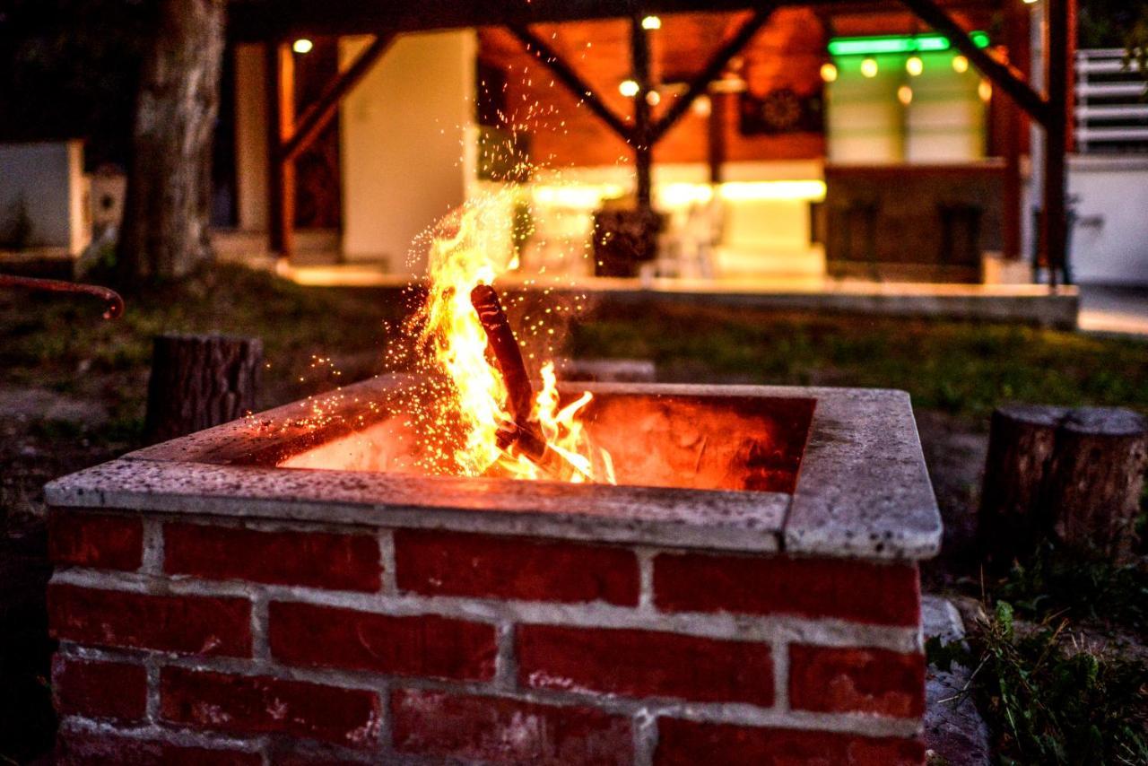 Villa Dijana - Pool, Spa, Outdoor Kitchen Belgrad Exterior foto